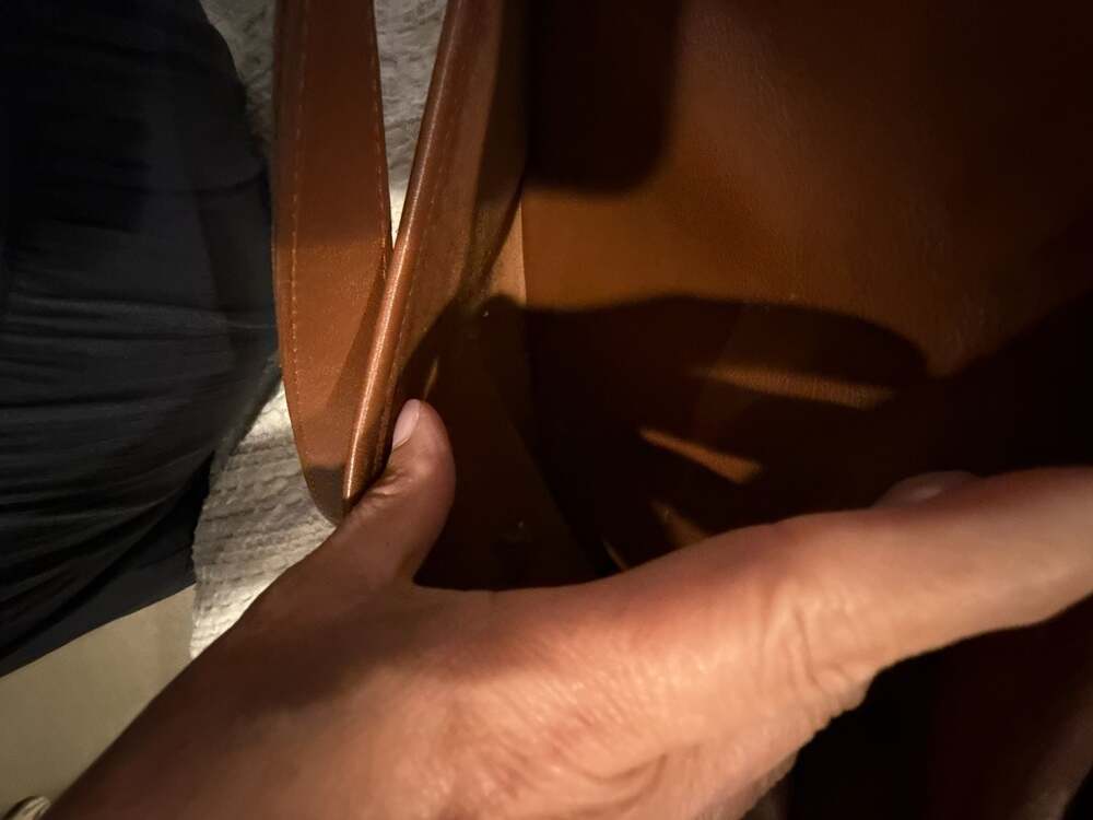 Vintage Coach Leather Shoulder Bag in British Tan - Picture 6 of 12